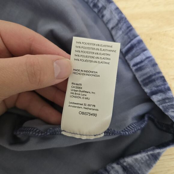 Pilcro Shirt Womens Medium Velvet Mock Neck Short Sleeve Stretch Urban Outfitter - Picture 5 of 10